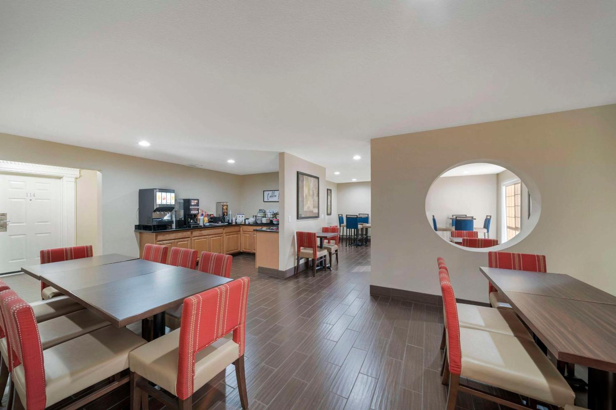 Comfort Suites Red Bluff Near I-5 Bagian luar foto