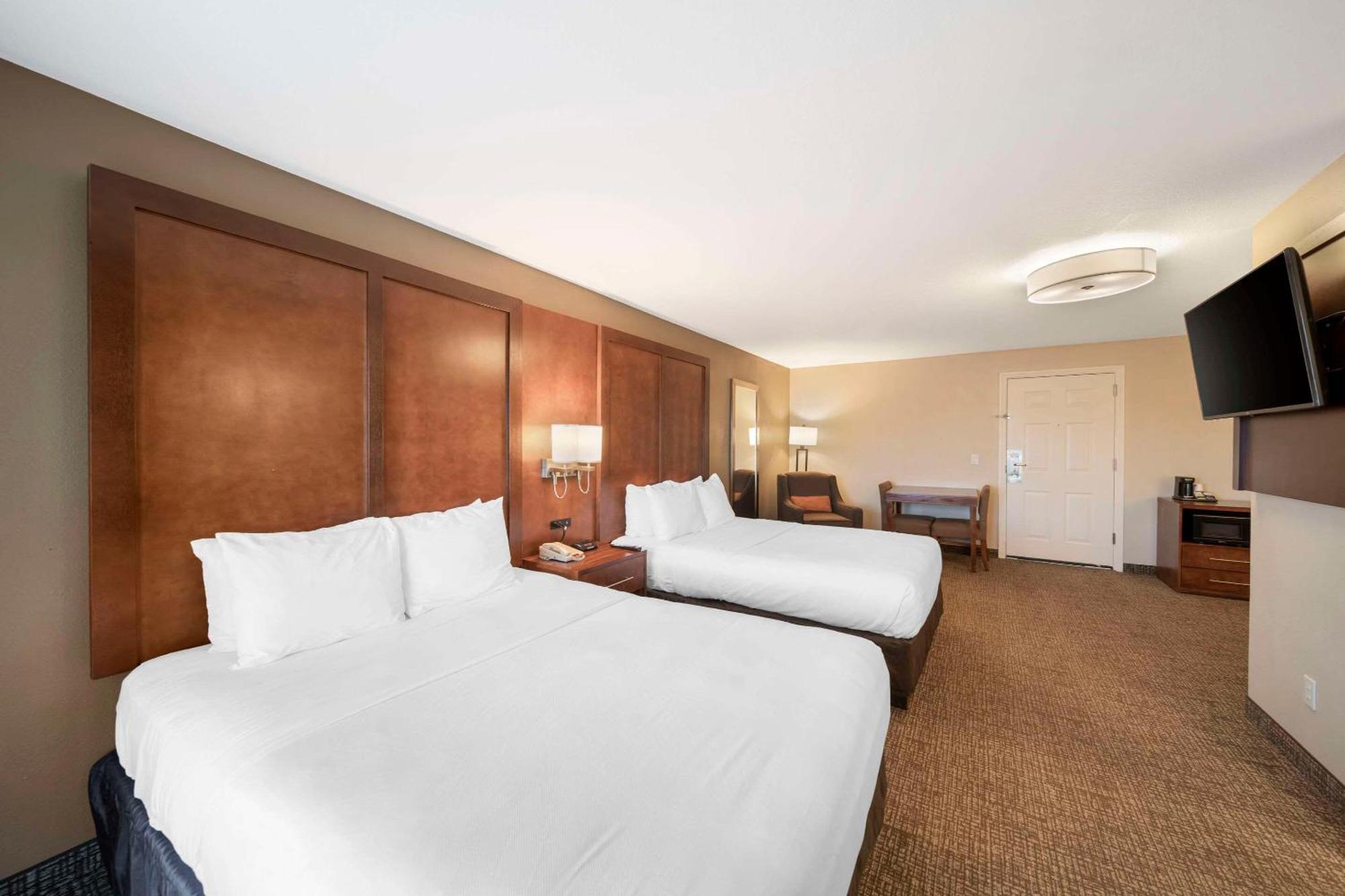Comfort Suites Red Bluff Near I-5 Bagian luar foto