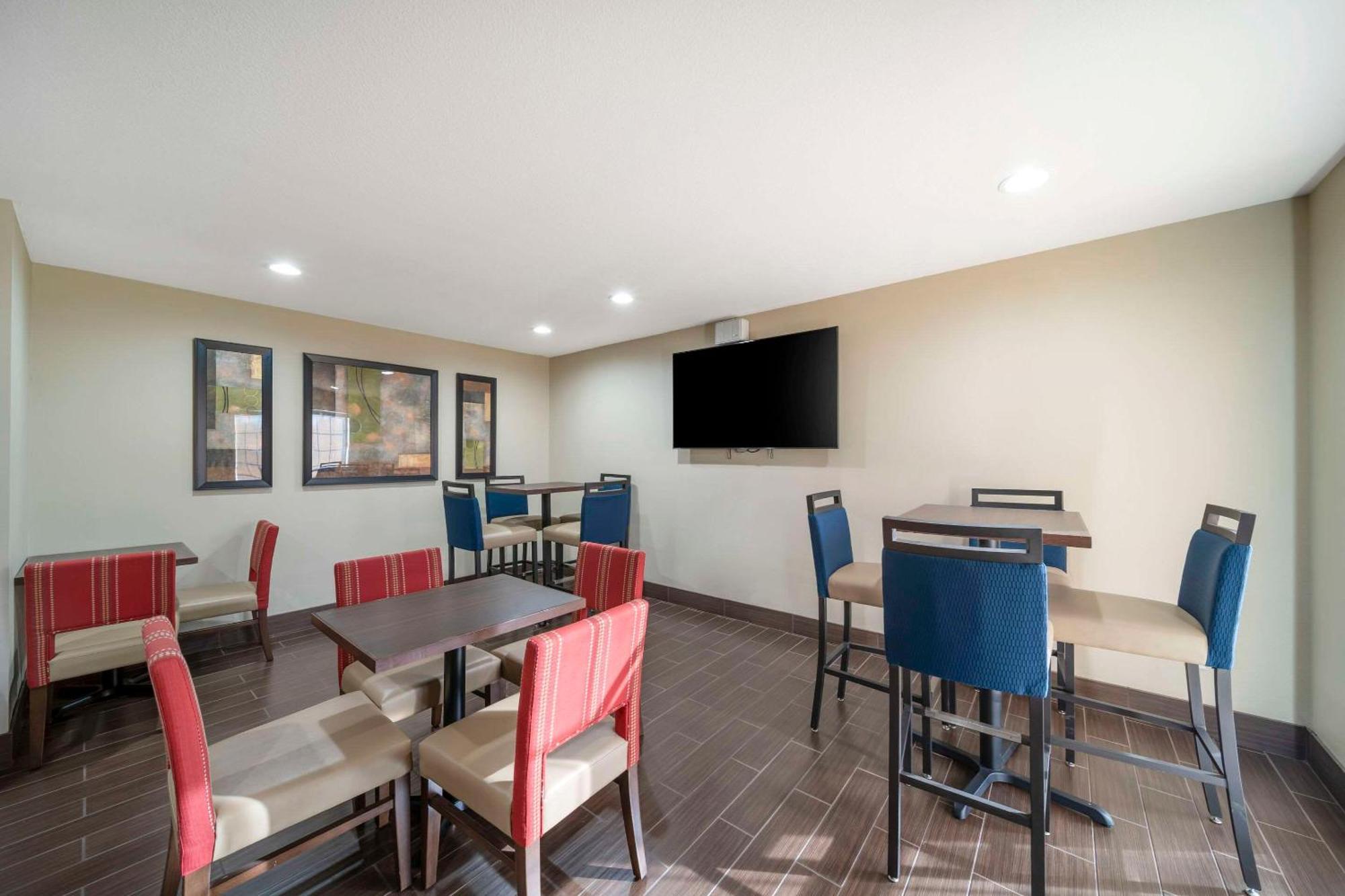 Comfort Suites Red Bluff Near I-5 Bagian luar foto