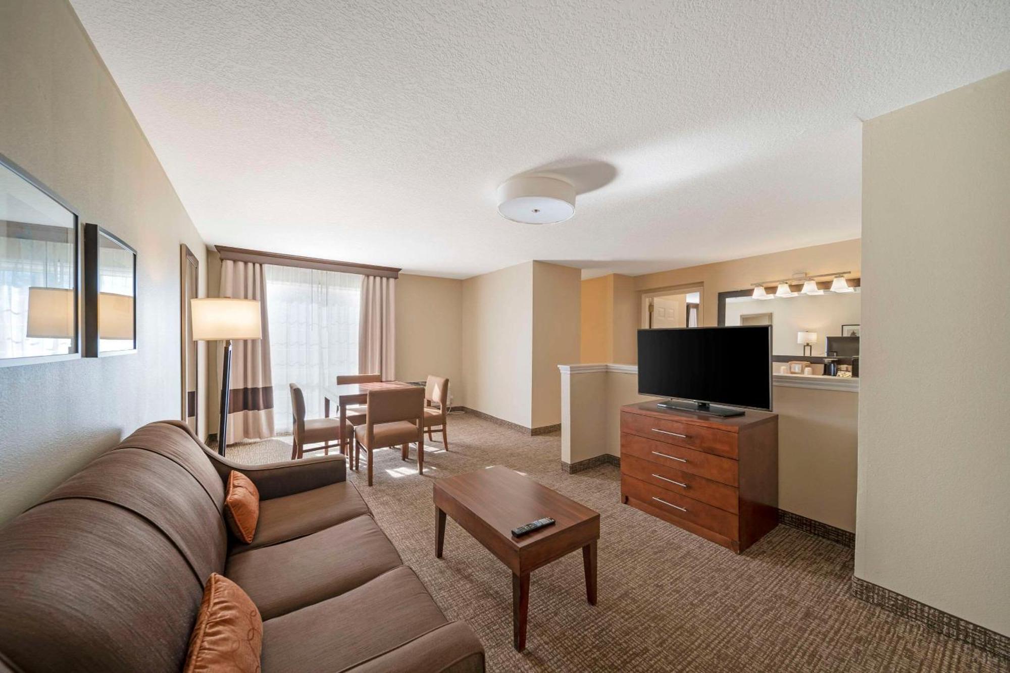 Comfort Suites Red Bluff Near I-5 Bagian luar foto