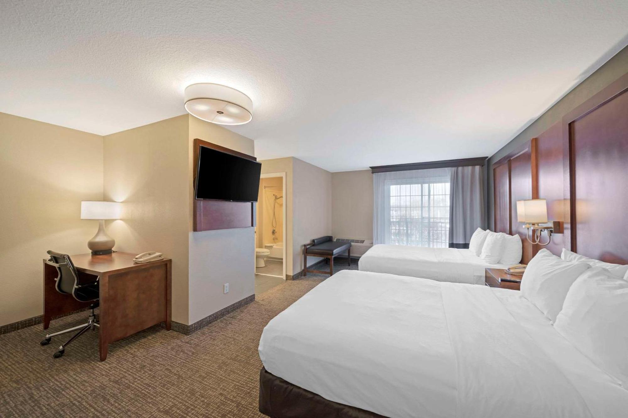 Comfort Suites Red Bluff Near I-5 Bagian luar foto