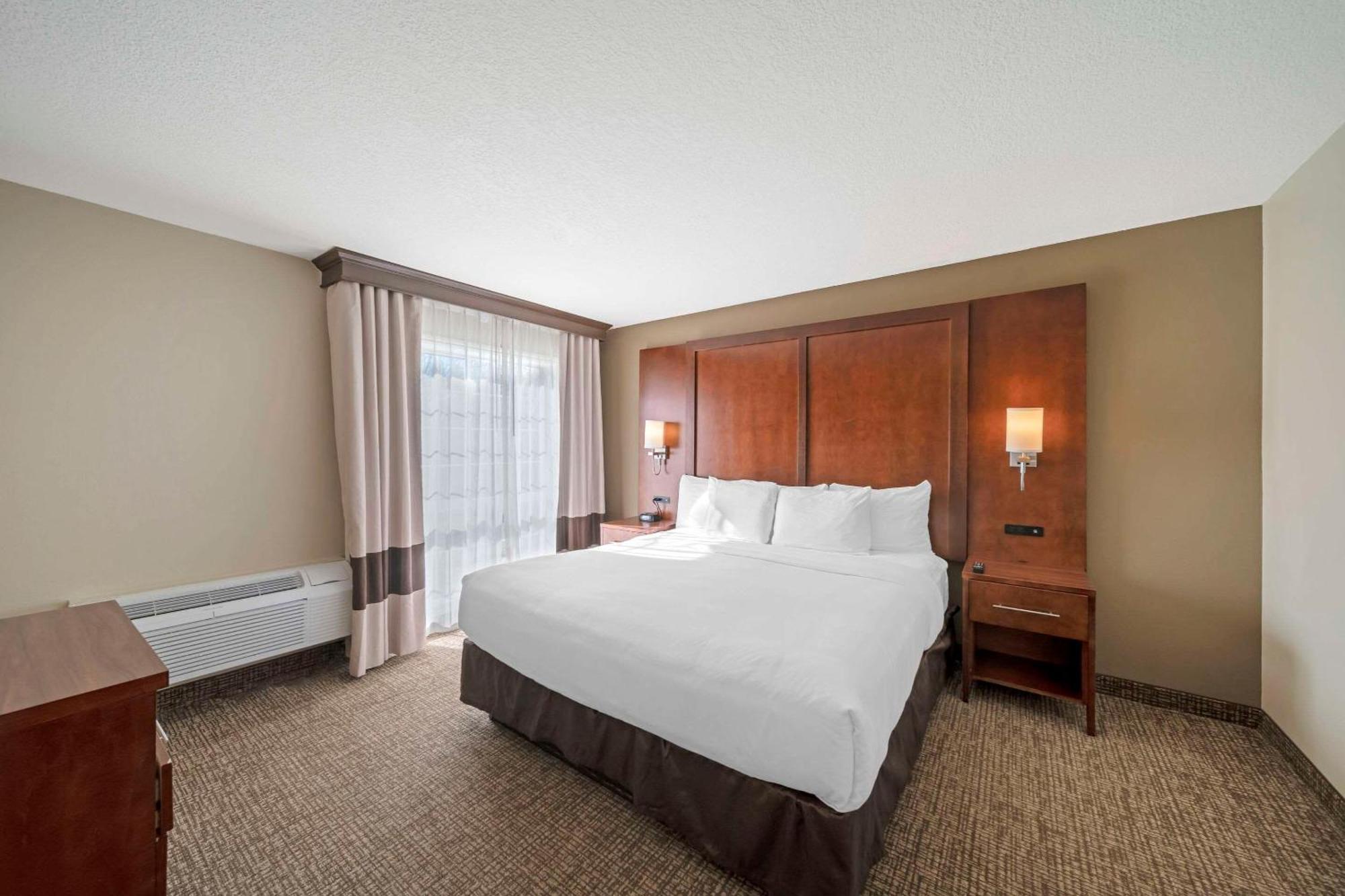 Comfort Suites Red Bluff Near I-5 Bagian luar foto