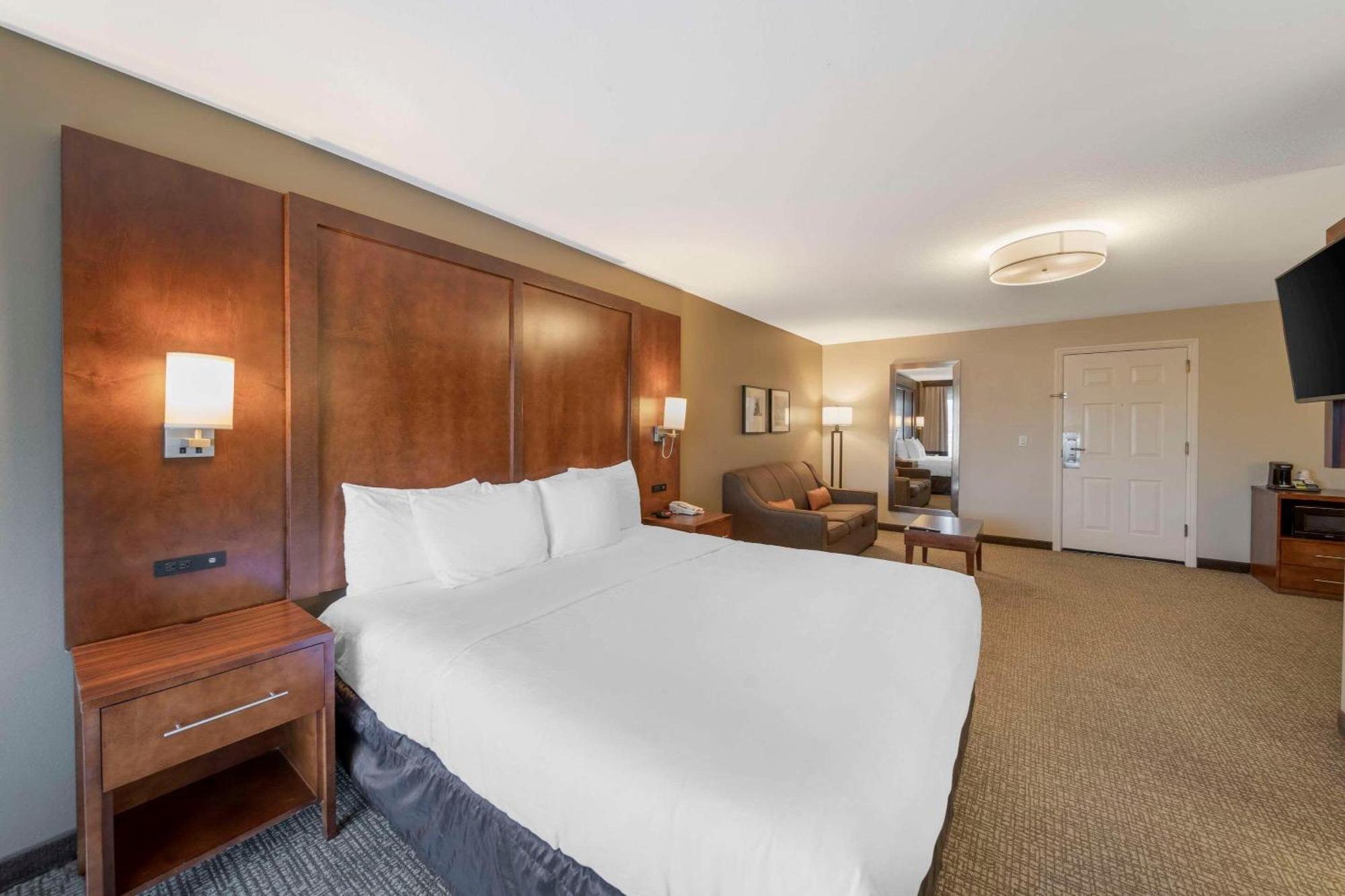 Comfort Suites Red Bluff Near I-5 Bagian luar foto
