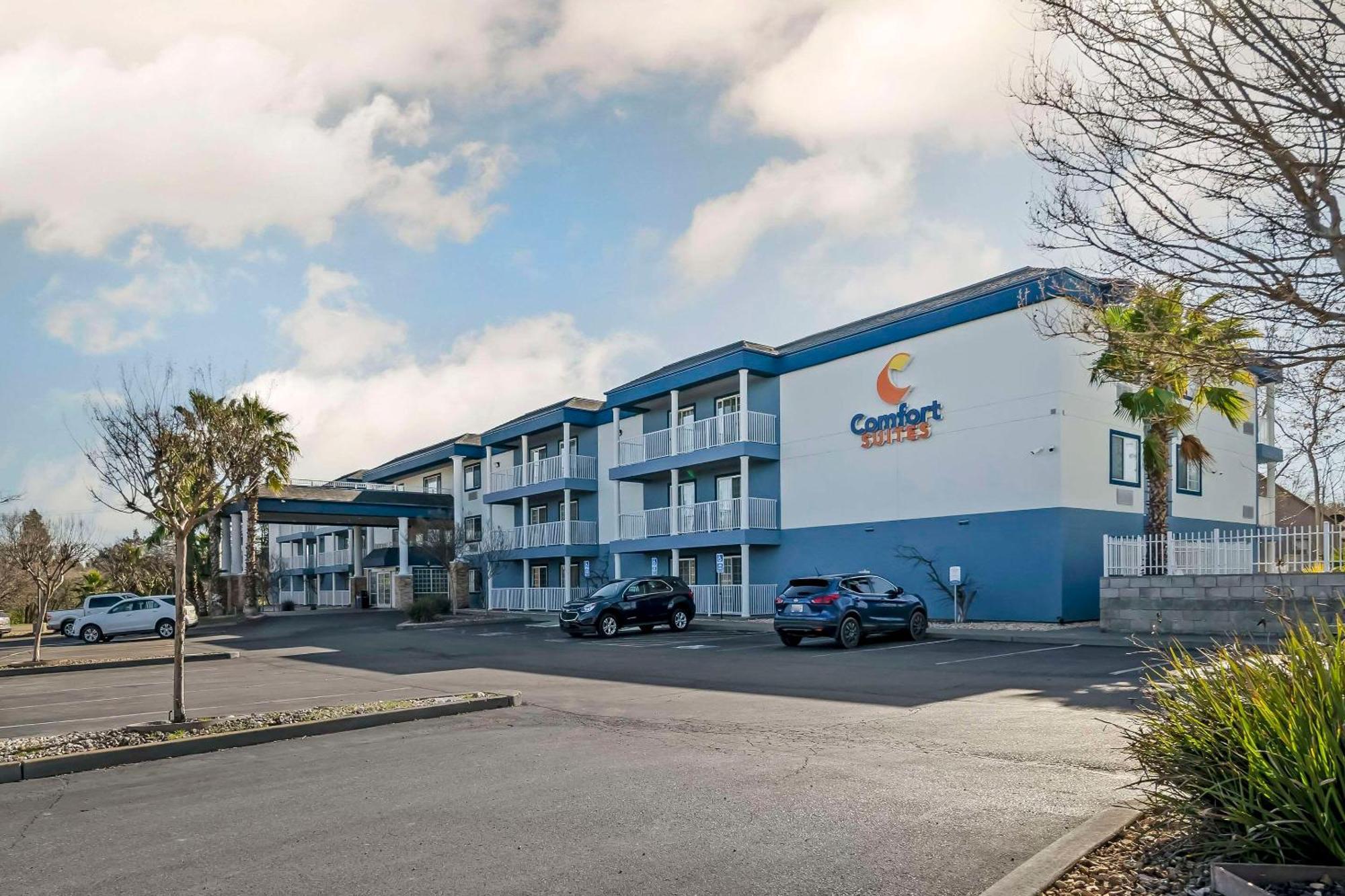 Comfort Suites Red Bluff Near I-5 Bagian luar foto
