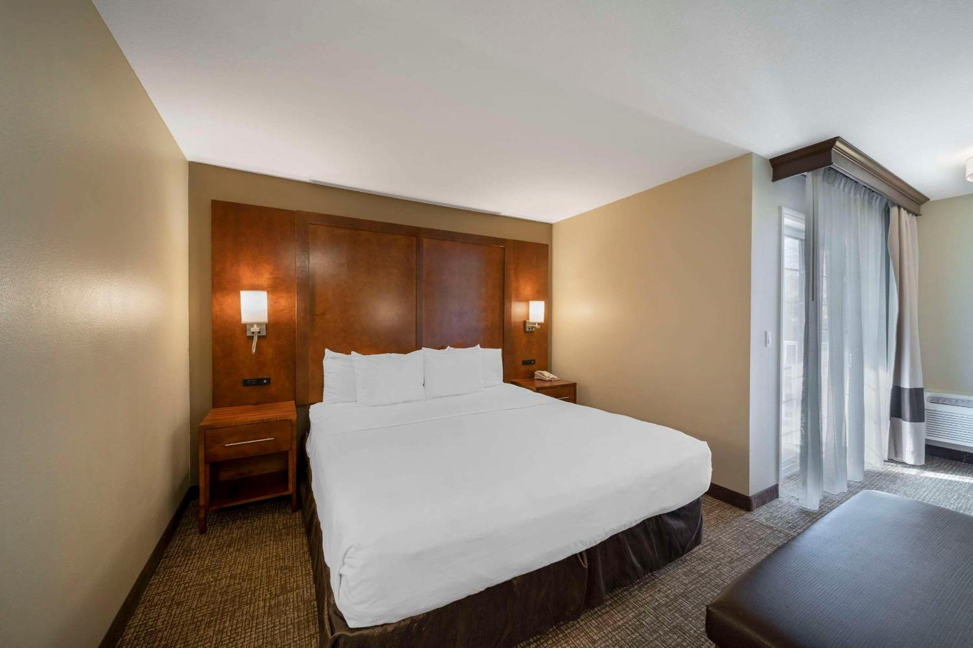 Comfort Suites Red Bluff Near I-5 Bagian luar foto