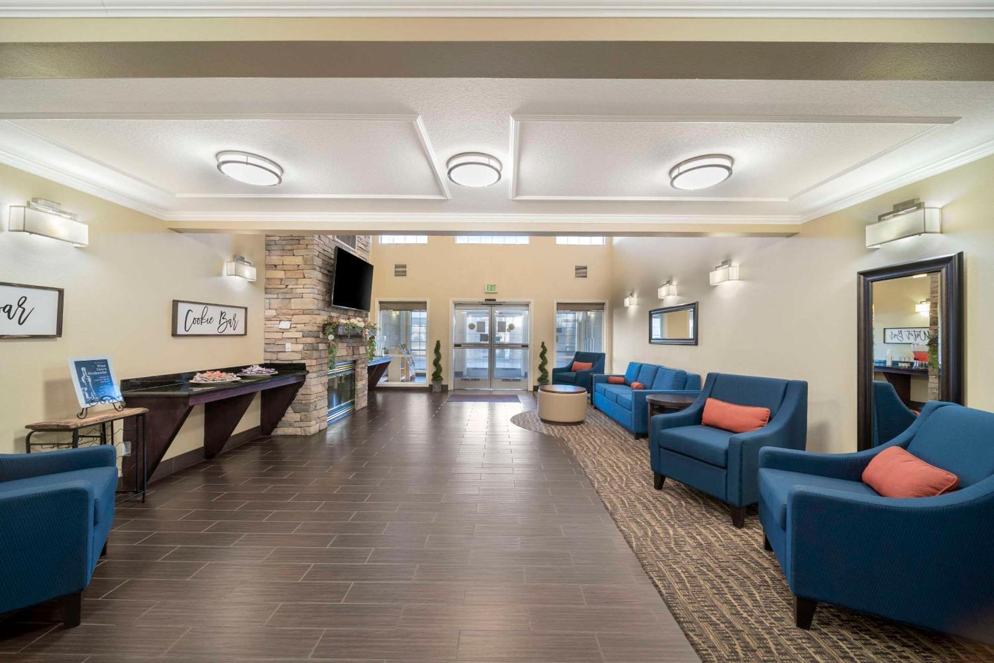 Comfort Suites Red Bluff Near I-5 Bagian luar foto