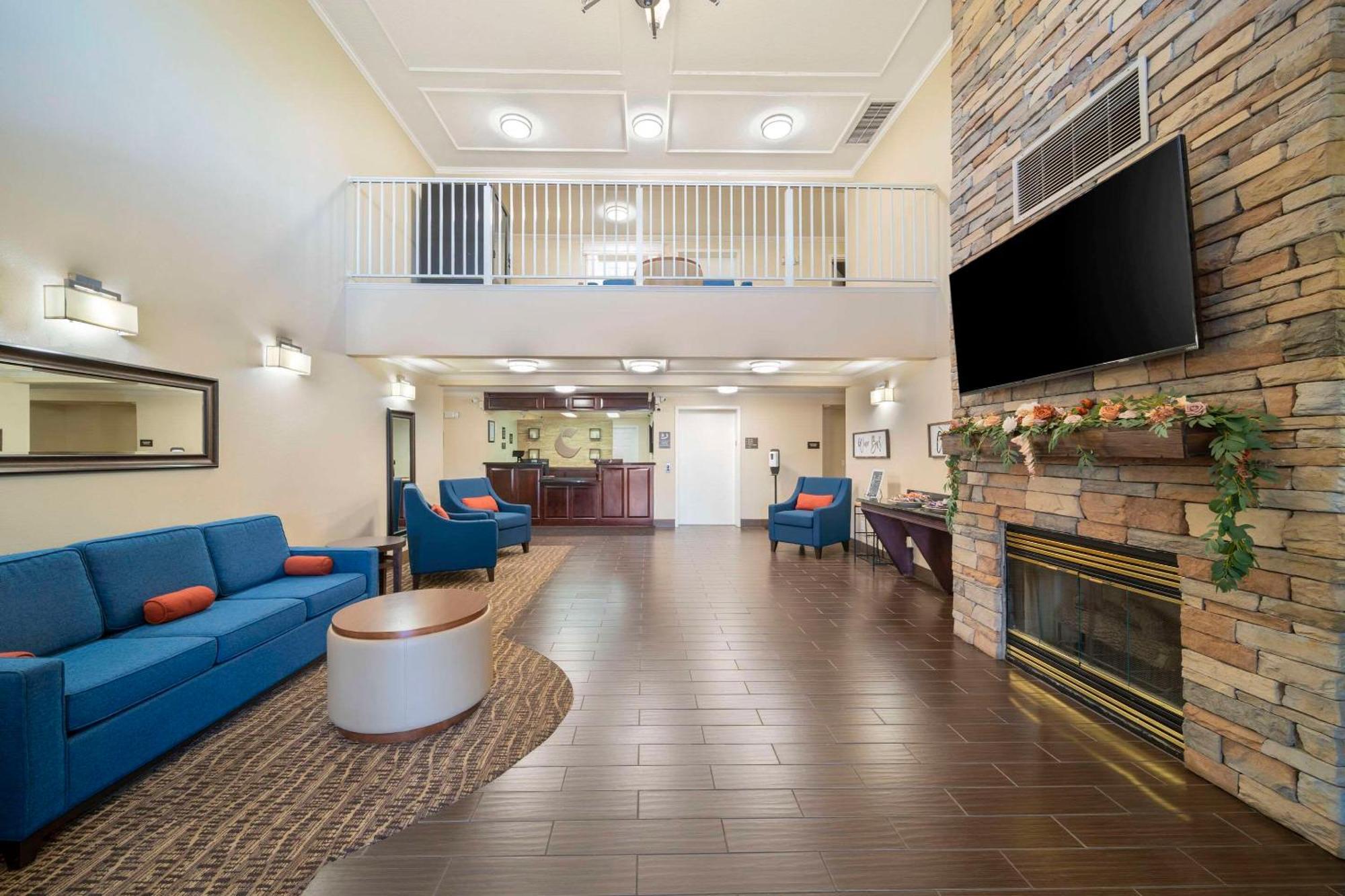 Comfort Suites Red Bluff Near I-5 Bagian luar foto